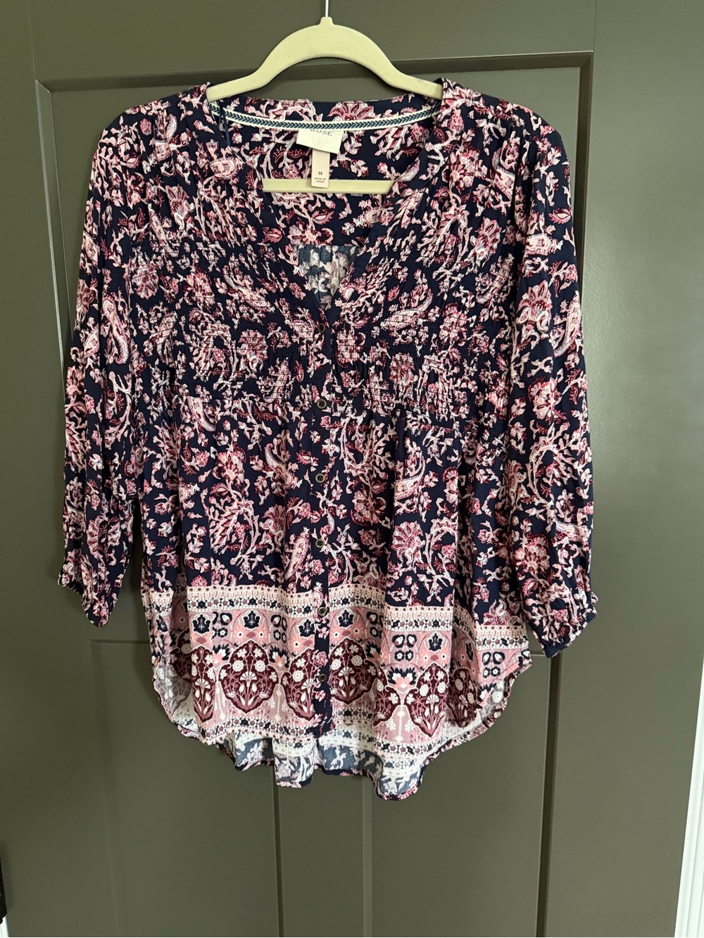 Casual 3/4 length sleeve blouse.